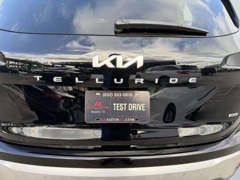 Used 2023 Kia Telluride EX image 16