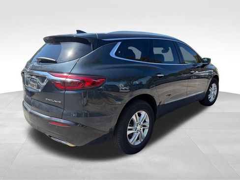 Used 2018 Buick Enclave Essence w/ Trailering Package FWD image 4