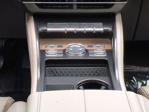 Certified 2025 Lincoln Nautilus Reserve AWD/4WD image 20