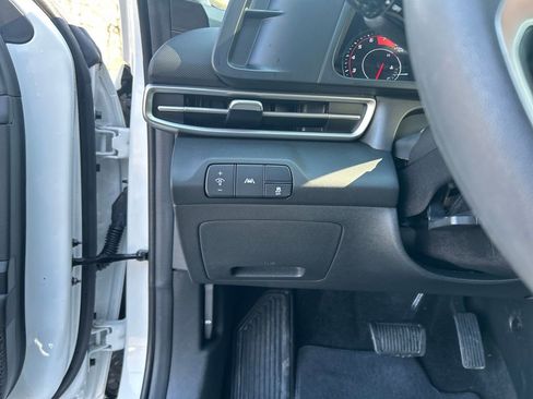 Used 2023 Hyundai Elantra SEL FWD image 22