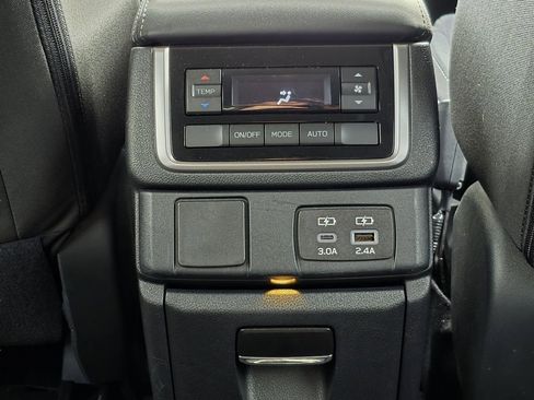 Used 2024 Subaru Ascent Premium w/ Convenience Package image 25