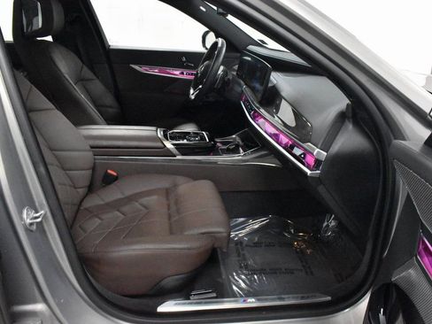 Used 2024 BMW 760i xDrive w/ Executive Package image 12