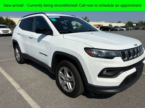 Used 2023 Jeep Compass Latitude AWD/4WD image 1