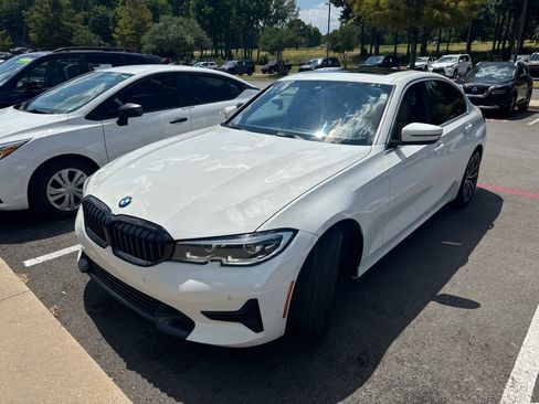 Used 2020 BMW 330i Sedan w/ Convenience Package RWD image 2