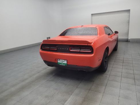Used 2019 Dodge Challenger SXT RWD image 9