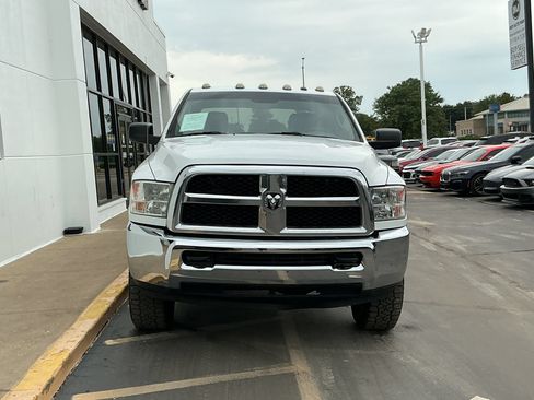 Used 2018 RAM 2500 Tradesman w/ Chrome Appearance Group AWD/4WD image 3