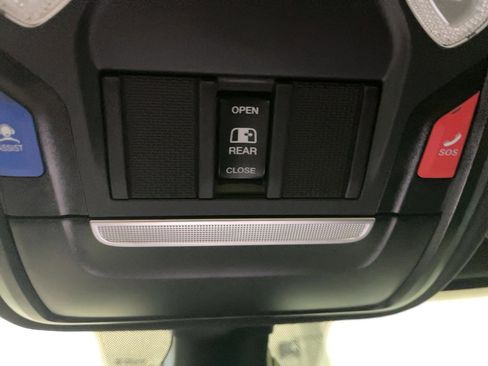 Used 2024 RAM 2500 Big Horn w/ Night Edition AWD/4WD image 14