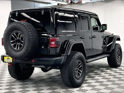 Used 2024 Jeep Wrangler Unlimited Rubicon AWD/4WD image 12
