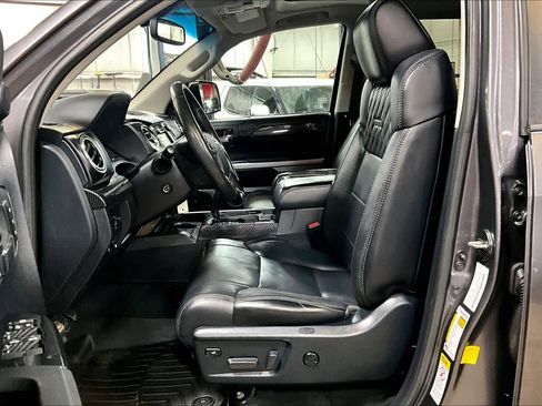 Used 2016 Toyota Tundra Platinum image 9