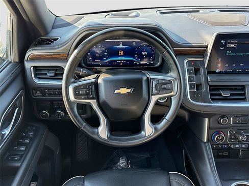Used 2023 Chevrolet Suburban Premier image 24