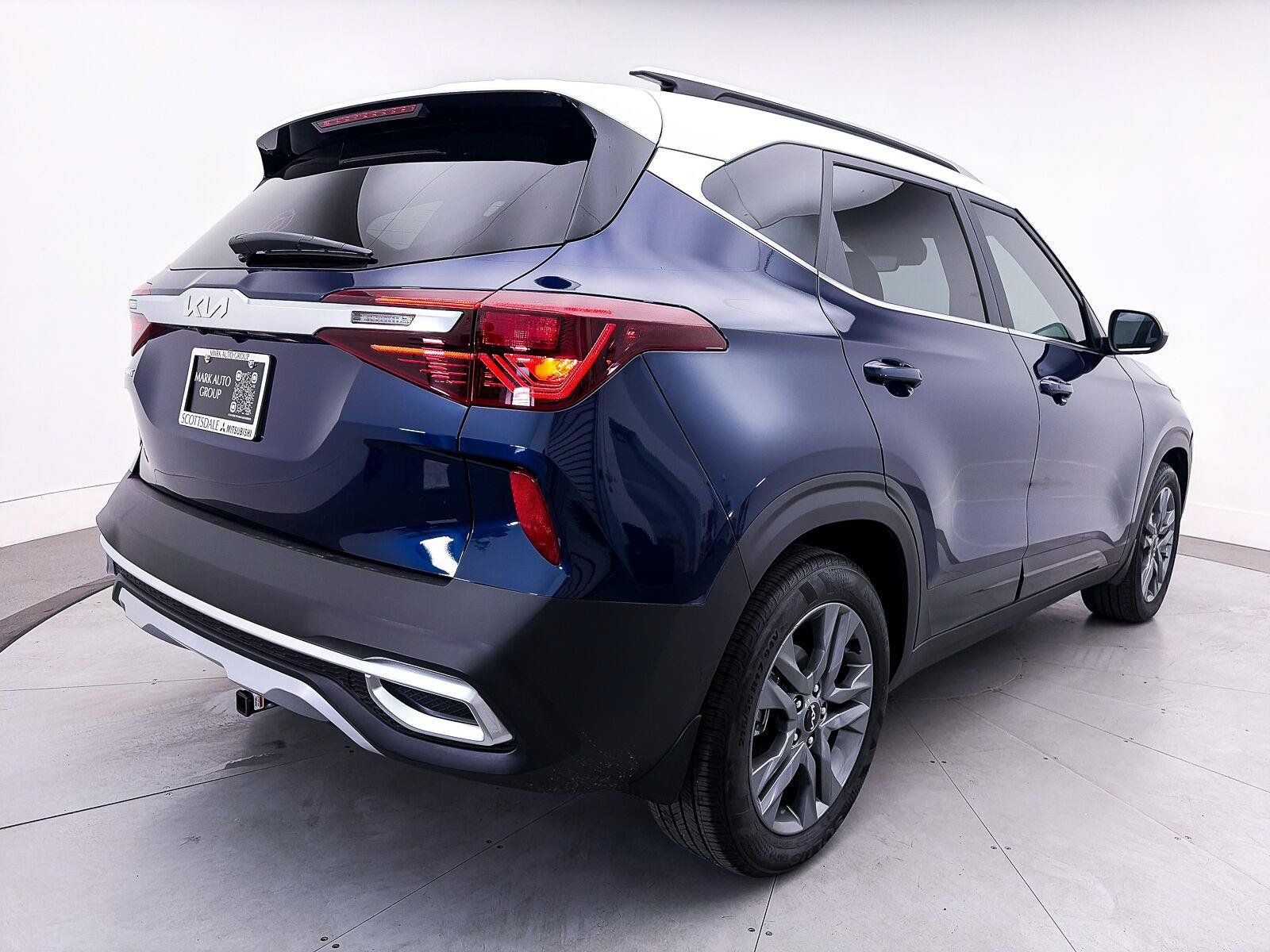 Used 2023 Kia Seltos S w/ Navigation Package FWD image 12