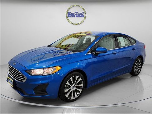 Used 2019 Ford Fusion SE image 1
