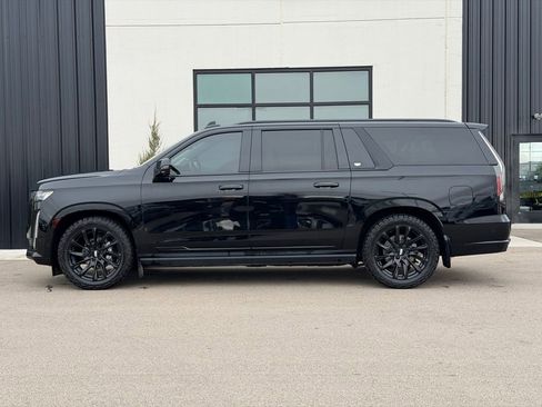 Used 2024 Cadillac Escalade ESV Sport Platinum w/ LPO, ONYX Package image 2