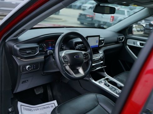 Used 2022 Ford Explorer Limited w/ Equipment Group 301A image 22