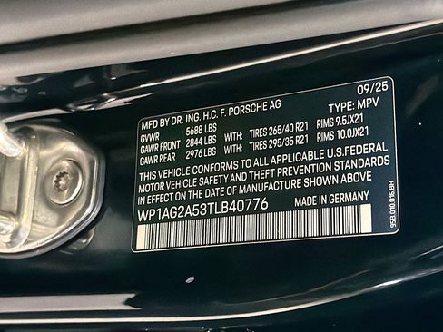 Certified 2026 Porsche Macan S AWD/4WD image 42