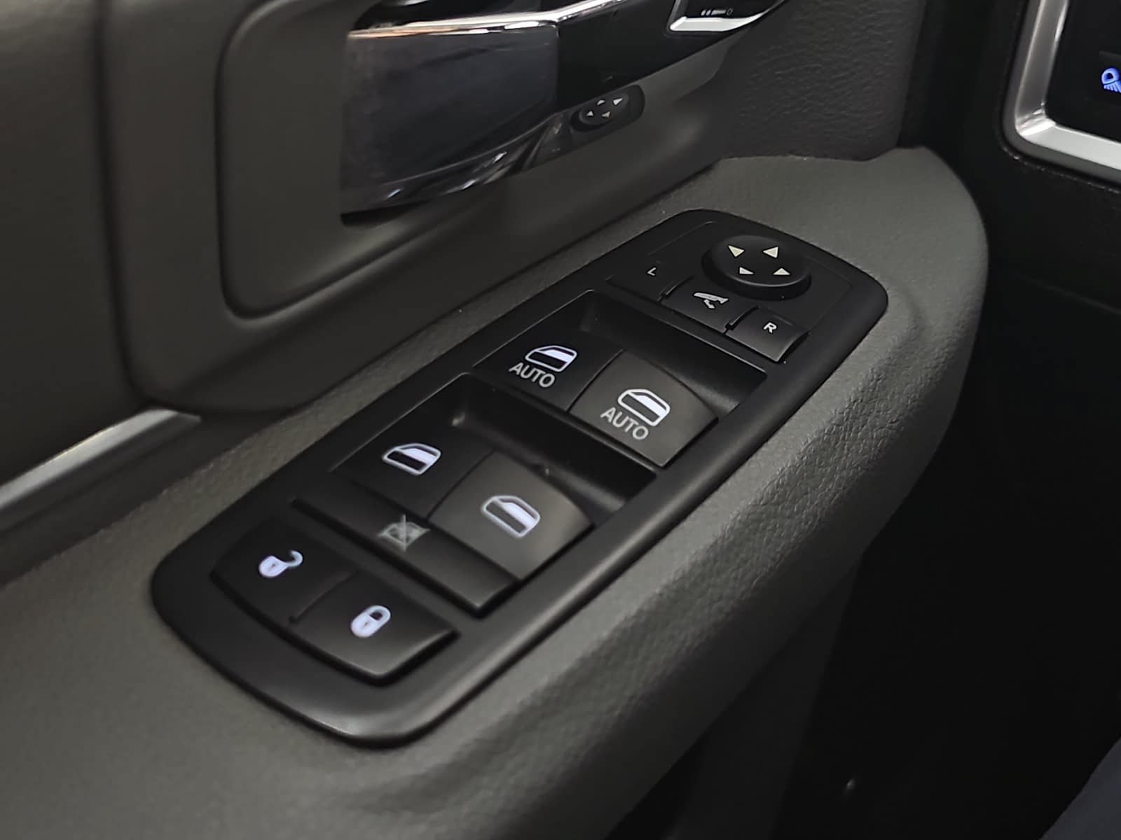 Used 2017 RAM 1500 Big Horn RWD image 26