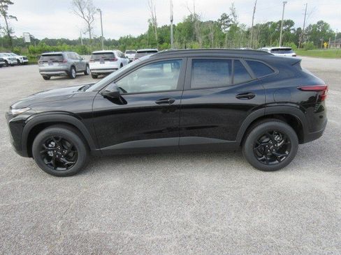 Used 2026 Chevrolet Trax LT w/ Driver Confidence Package FWD image 8
