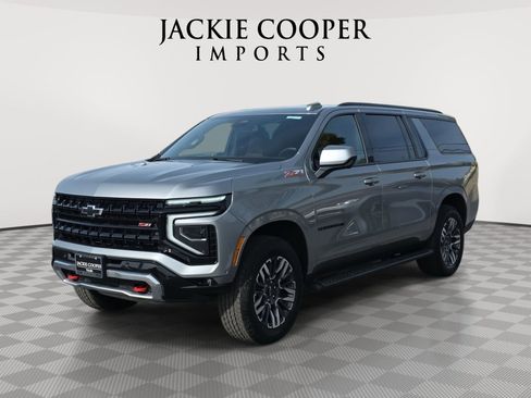 Used 2025 Chevrolet Suburban Z71 image 1