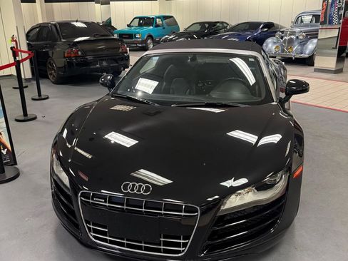 Used 2011 Audi R8 V10 w/ Enhanced Leather Pkg image 1