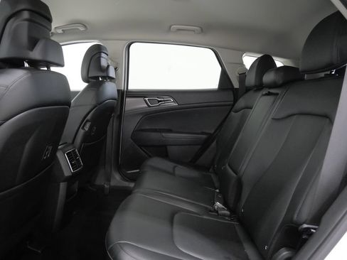 Used 2025 Kia Sportage EX AWD/4WD image 25