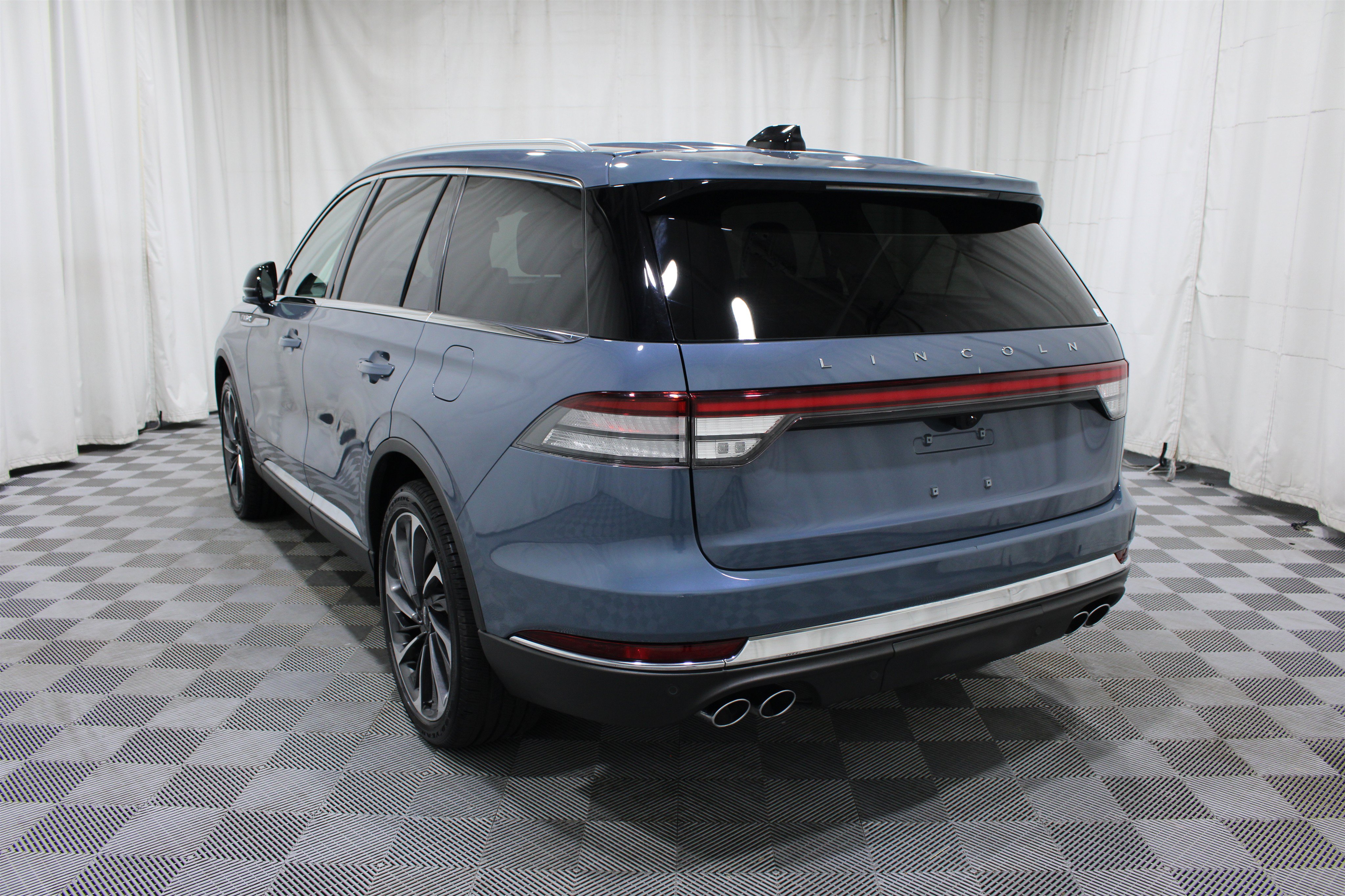 Used 2025 Lincoln Aviator Reserve w/ Equipment Group 201A AWD/4WD image 37