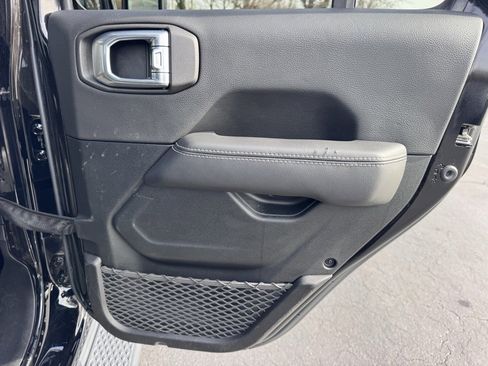 Used 2021 Jeep Gladiator Overland w/ Popular Equipment Package image 26