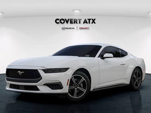 Used 2025 Ford Mustang Coupe RWD image 2
