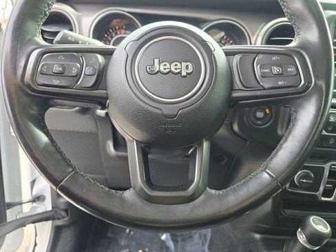 Used 2021 Jeep Gladiator Sport image 34