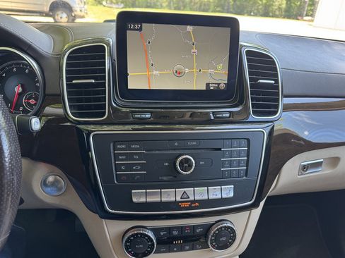 Used 2018 Mercedes-Benz GLS 450 4MATIC w/ Premium Package image 8