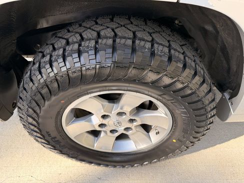 Used 2012 Toyota 4Runner SR5 w/ Convenience Pkg image 16