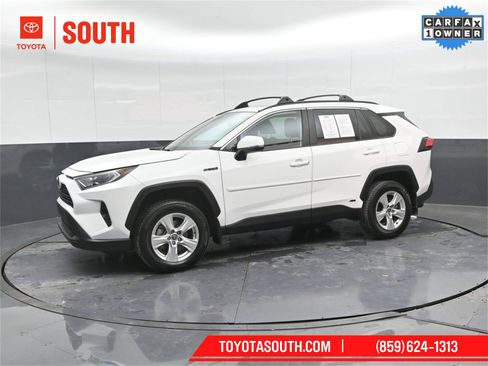 Used 2021 Toyota RAV4 XLE w/ Convenience Package image 7