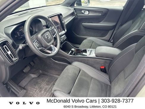 Used 2023 Volvo XC40 Recharge Plus w/ Protection Package Premier AWD/4WD image 10