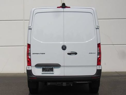 Used 2025 Mercedes-Benz Sprinter 2500 image 7