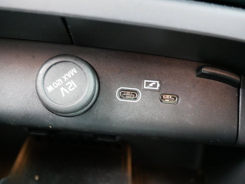 Used 2023 Volvo XC40 Recharge Ultimate w/ Protection Package Premier AWD/4WD image 22
