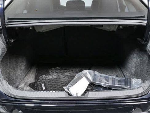 Used 2024 Volkswagen Jetta SE w/ Panoramic Sunroof Package FWD image 30