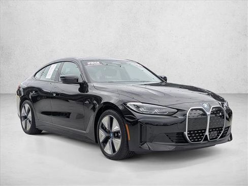 Used 2023 BMW i4 eDrive35 RWD image 3