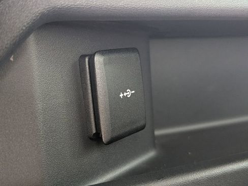 Used 2022 Land Rover Discovery Sport S image 34