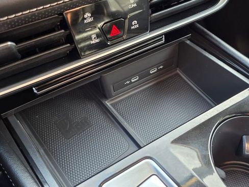 Used 2024 Volkswagen Atlas SE image 36