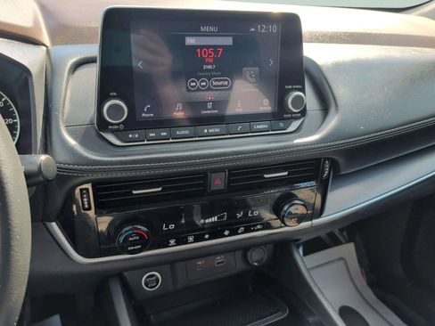 Used 2022 Nissan Rogue SV FWD image 14