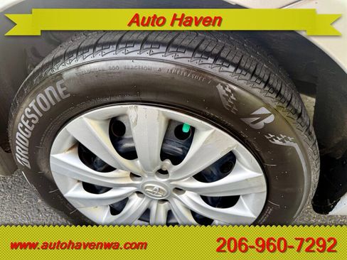 Used 2012 Toyota Corolla LE FWD image 12