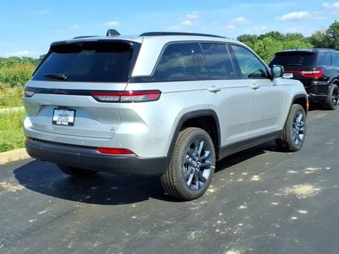 New 2026 Jeep Grand Cherokee Limited AWD/4WD image 17