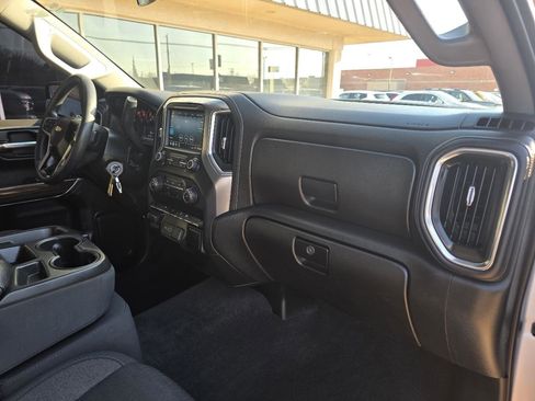 Used 2020 Chevrolet Silverado 1500 LT w/ Trailering Package image 18