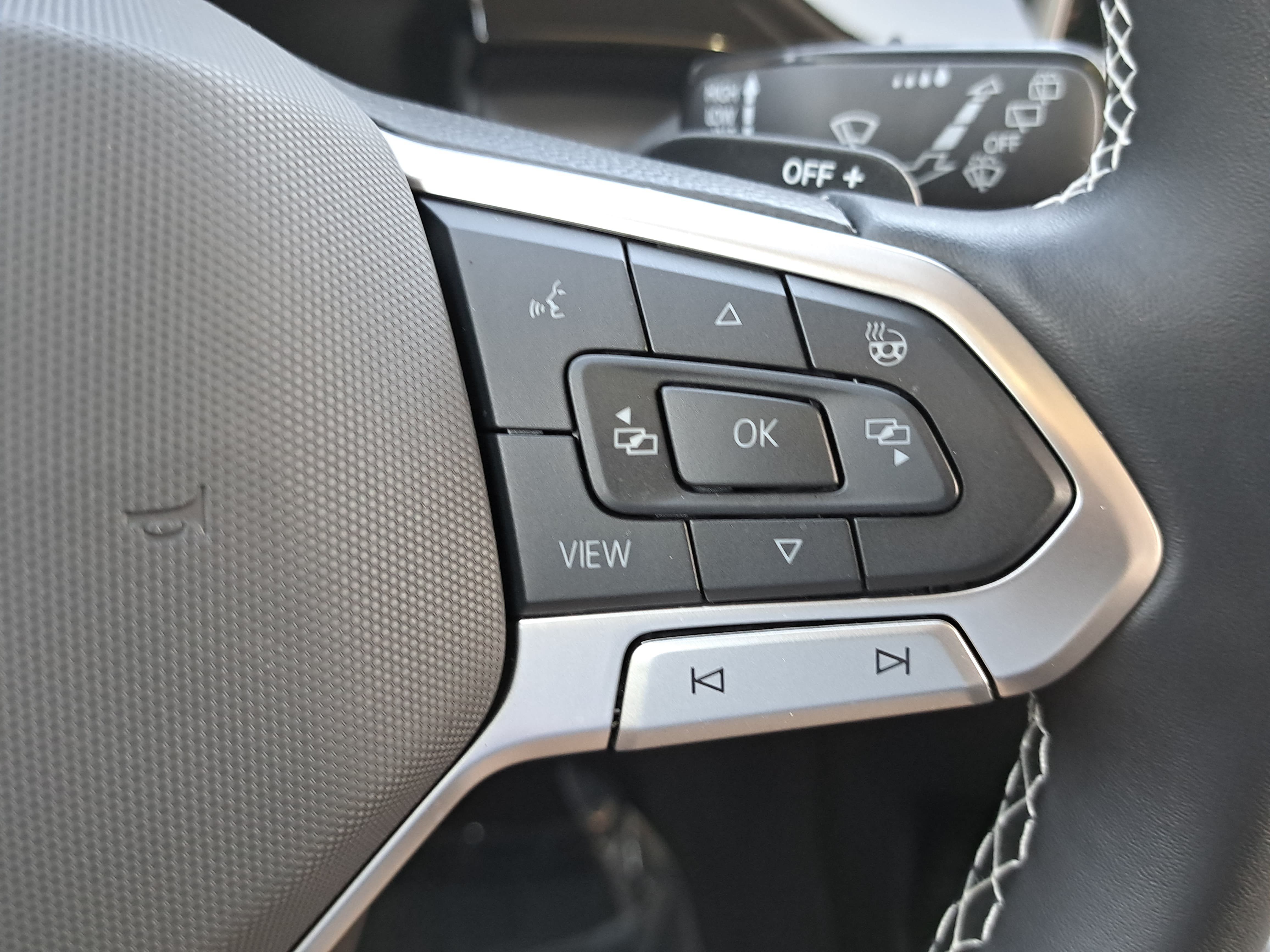 Used 2026 Volkswagen Atlas SE w/ Panoramic Sunroof Package FWD image 20