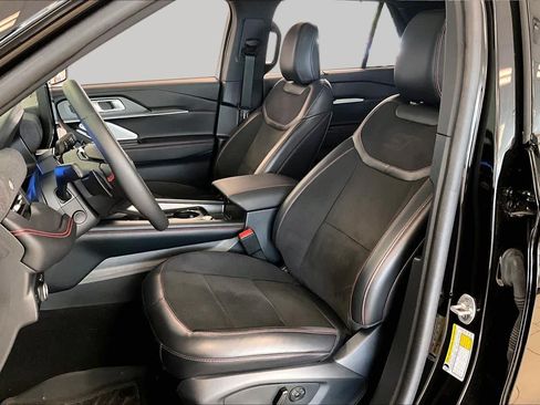 Used 2025 Ford Explorer ST AWD/4WD image 7