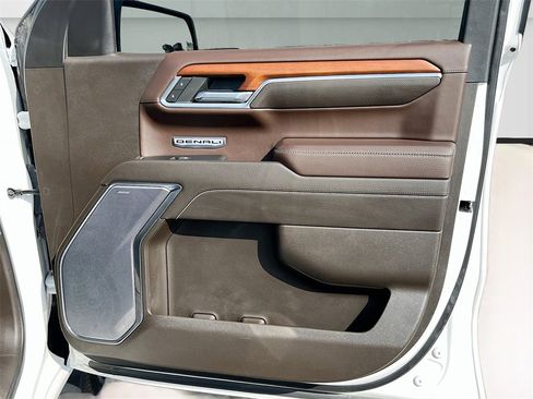 Used 2022 GMC Sierra 1500 Denali w/ Technology Package image 38