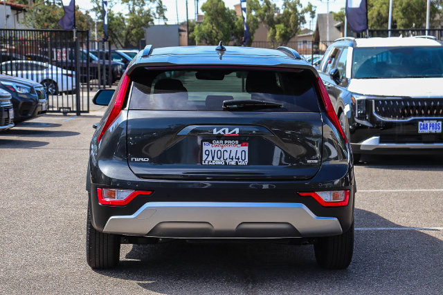Certified 2025 Kia Niro EX FWD image 8