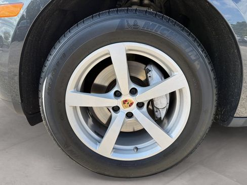 Used 2018 Porsche Macan AWD/4WD image 14