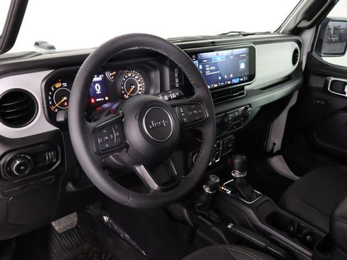 Used 2026 Jeep Wrangler Unlimited Sport AWD/4WD image 25