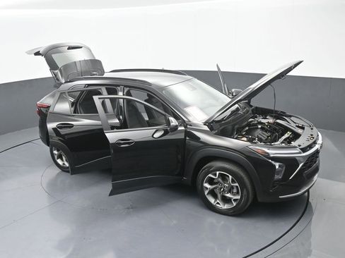 Used 2024 Chevrolet Trax LT image 67