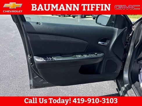 Used 2012 Dodge Avenger SE FWD image 18